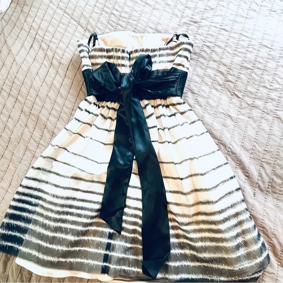 NWT BCBGMAXAZRIA Black and Gray Tulle Lined mini Dress – Size 2 -  Strapless - Picture 4 of 8